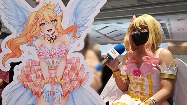 What if You Met the VTuber You’re Cosplaying in Person?